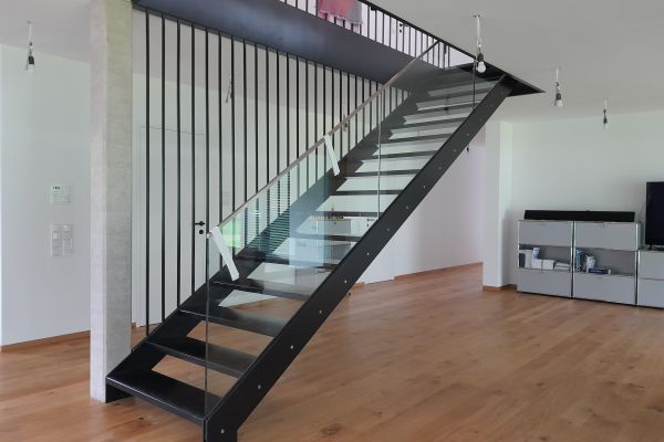 Treppe mit Glasgelaender