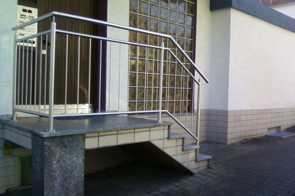 Treppengelaender aus Edelstahl 001